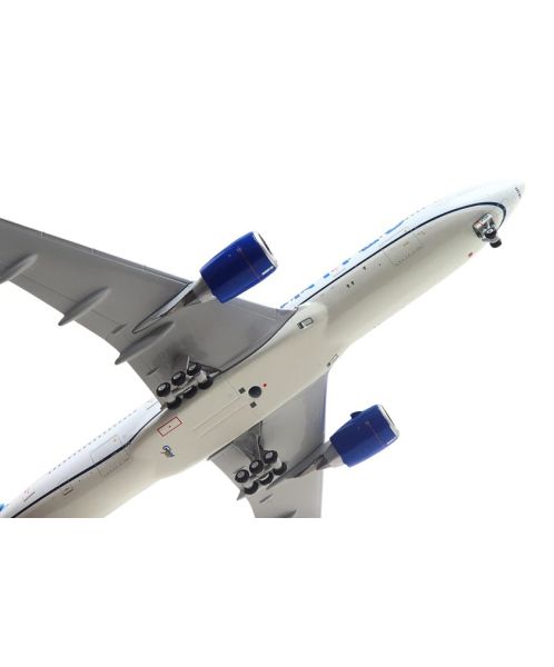 Boeing 777-200ER United Airlines 1:400 Model