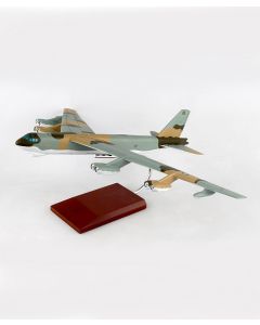 Boeing B-52G Stratofortress 59-2584 1:100 Model