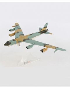 Boeing B-52G Stratofortress 59-2584 1:200 Model
